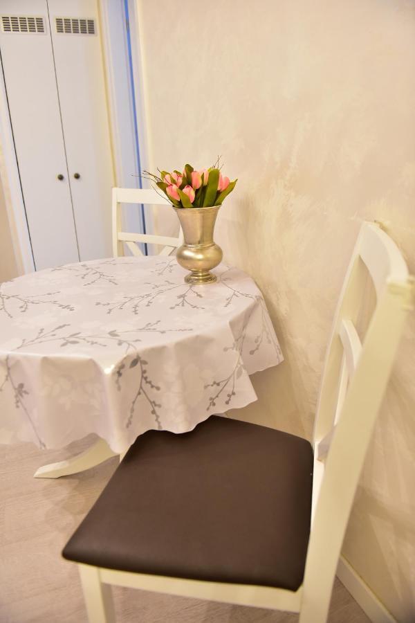 Timotei Apartment Sibiu Buitenkant foto